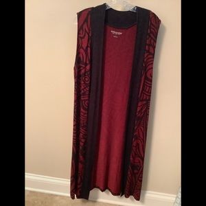 Soft Surroundings sleeveless cardigan in burgundy & black will light weight Lg.
